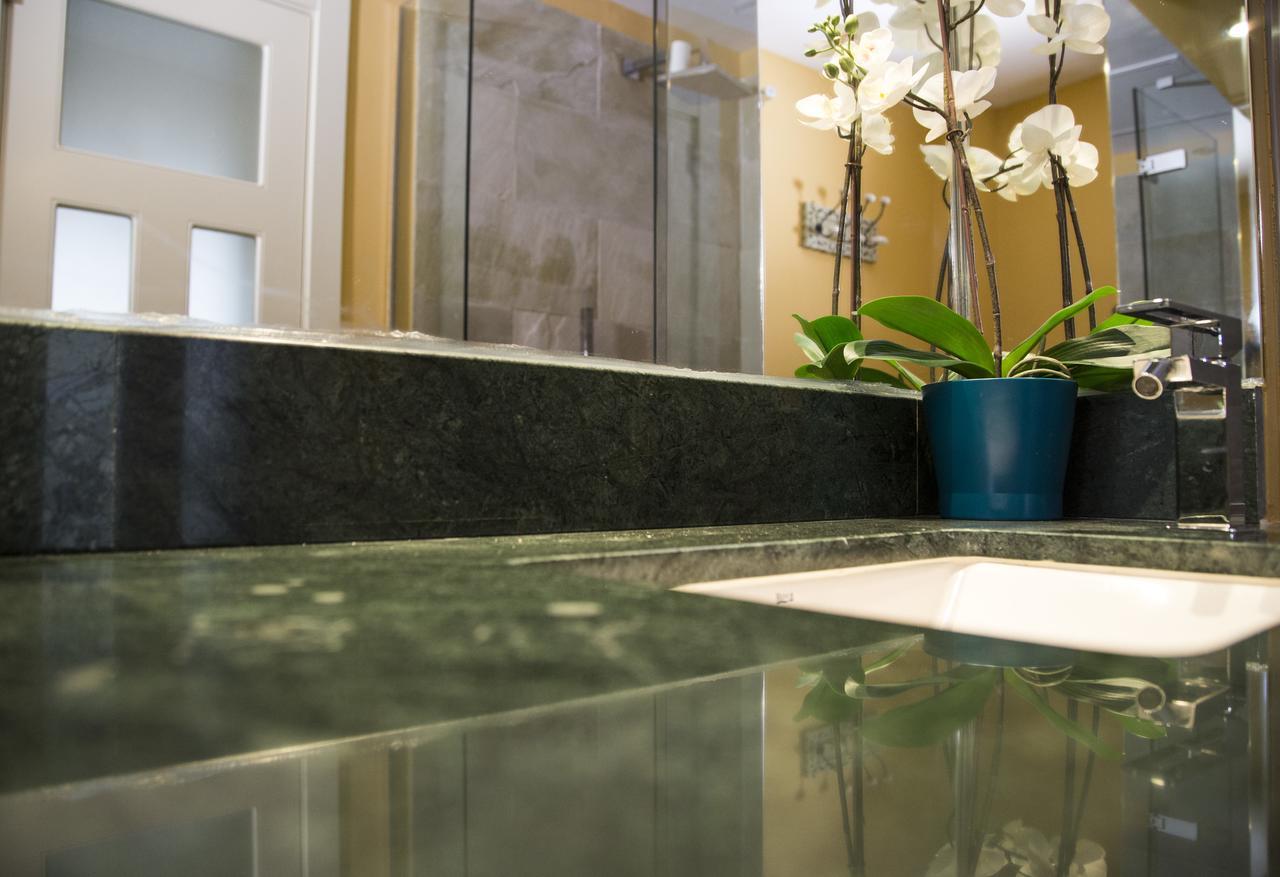 Alohamundi Quevedo Apartment เซบีญา ภายนอก รูปภาพ